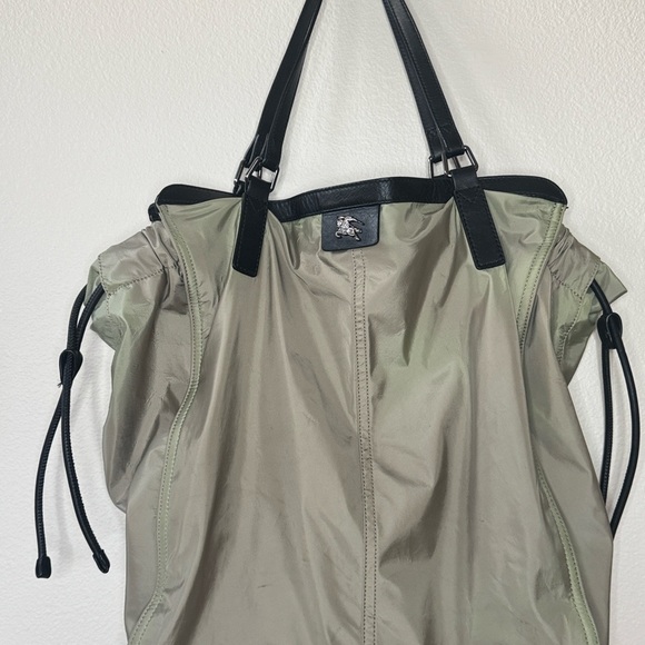 Burberry Elegant and Black Tote Bag ,iridescent color - Picture 3 of 14